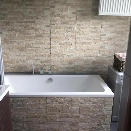 Apartament Z Osobną Sypialnią I łazienką Z Oknem * Gdynia
